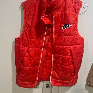 Nike Men’s Small Sportswear Synthetic Fill Vest Gilet Puffer Red